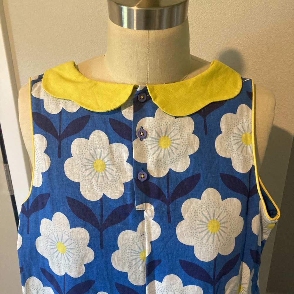 Mini Boden girls floral woven dress. Size 9-10y. - Picture 3 of 4